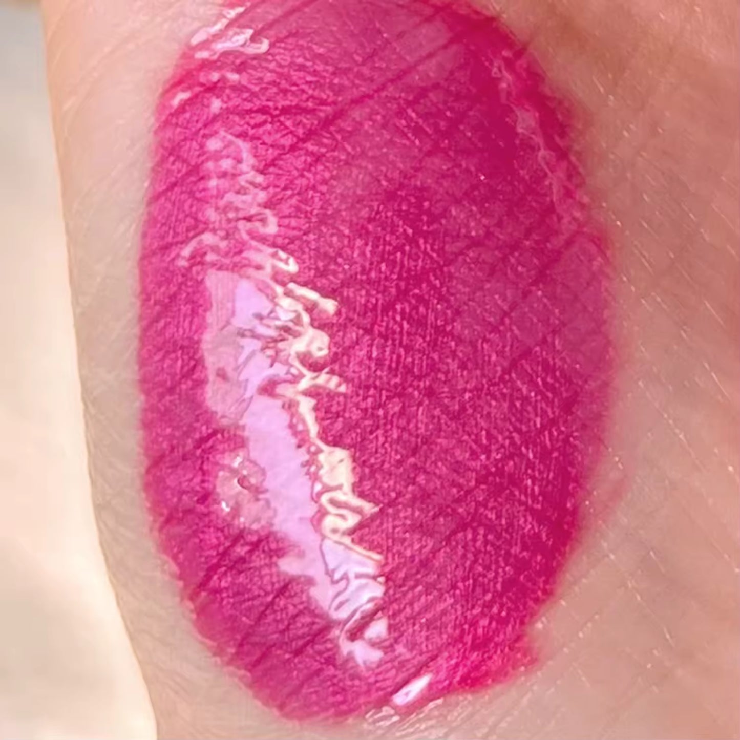 YOLELUX Cream Gloss - The Art of Shining with Grace