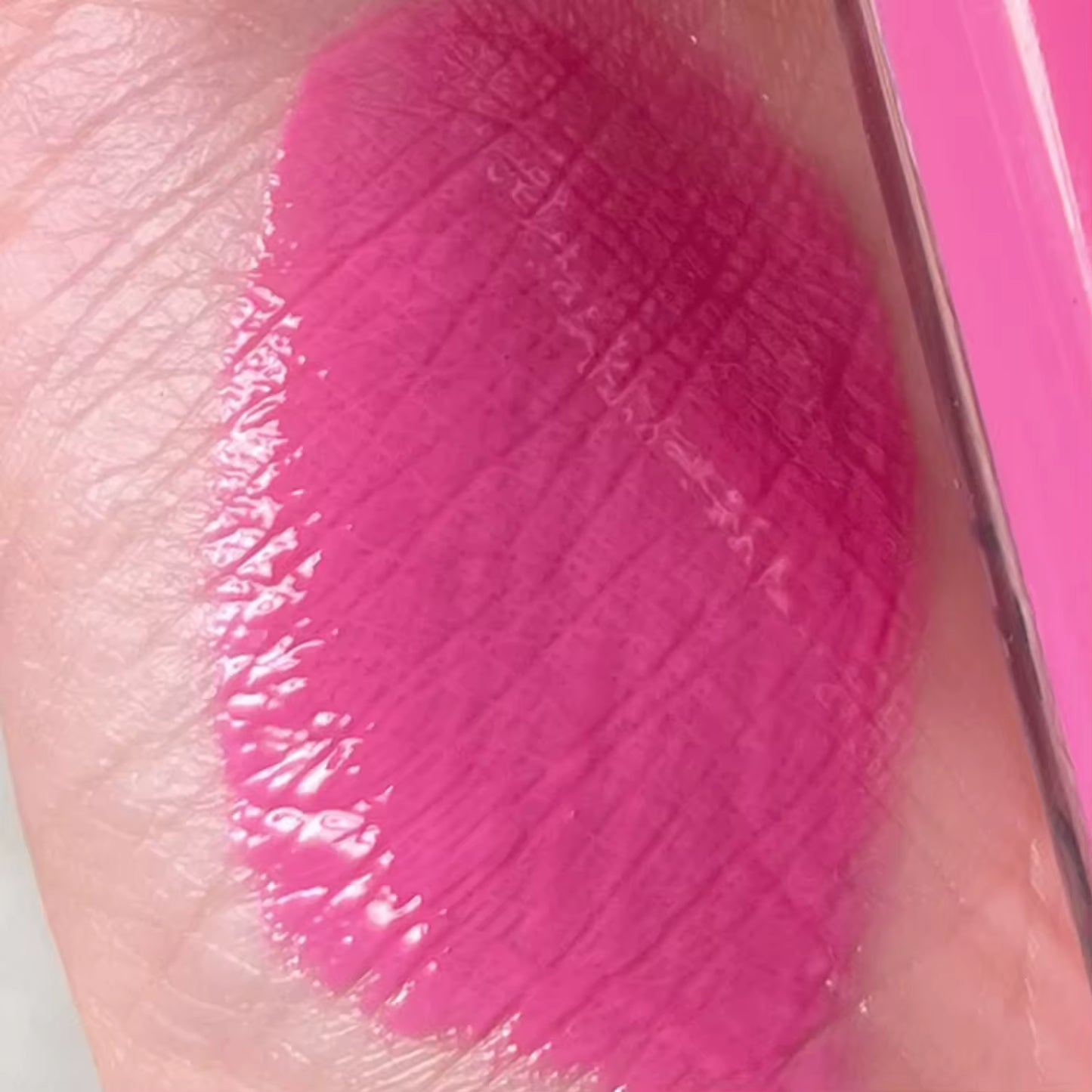 YOLELUX Cream Gloss - The Art of Shining with Grace