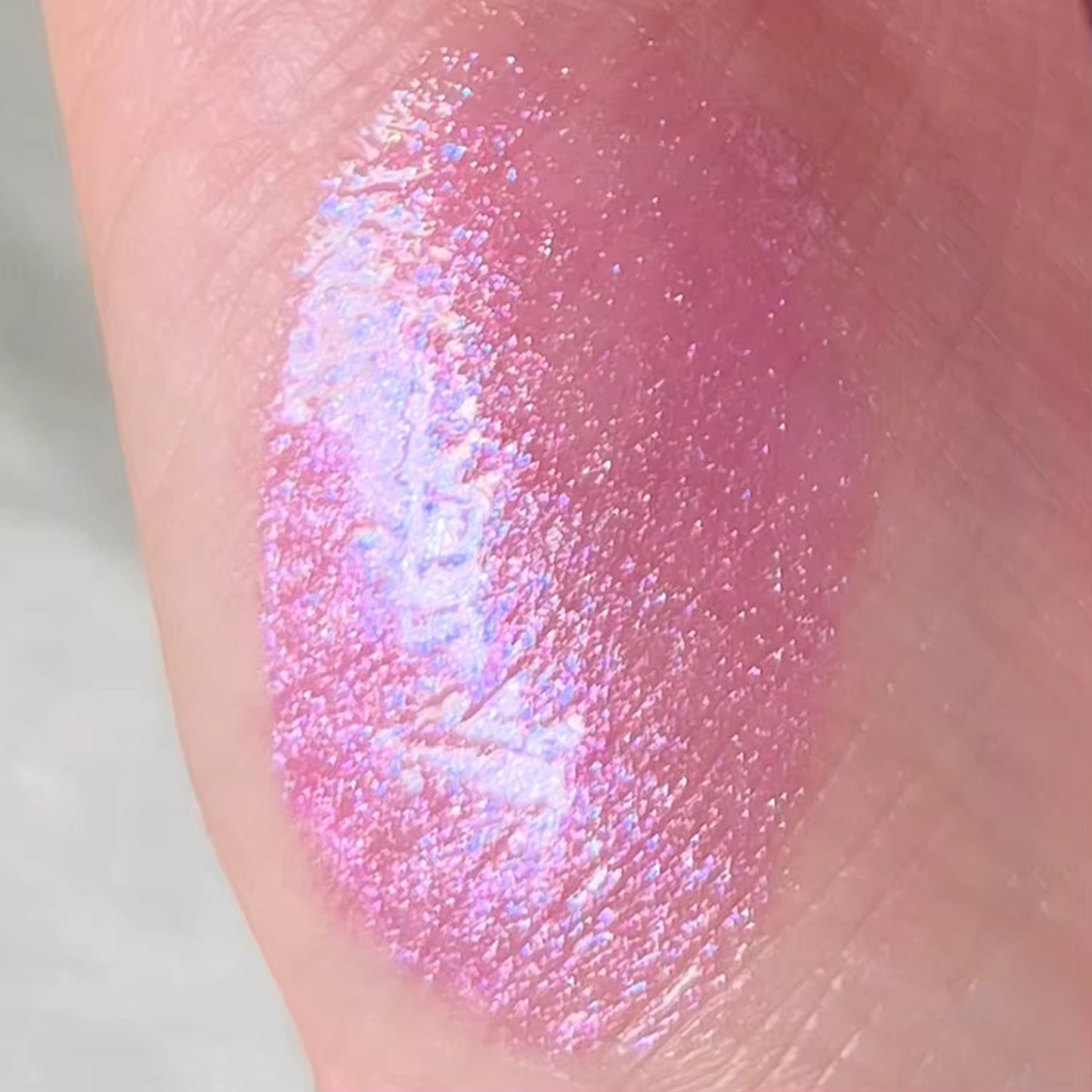 YOLELUX Cream Gloss - The Art of Shining with Grace