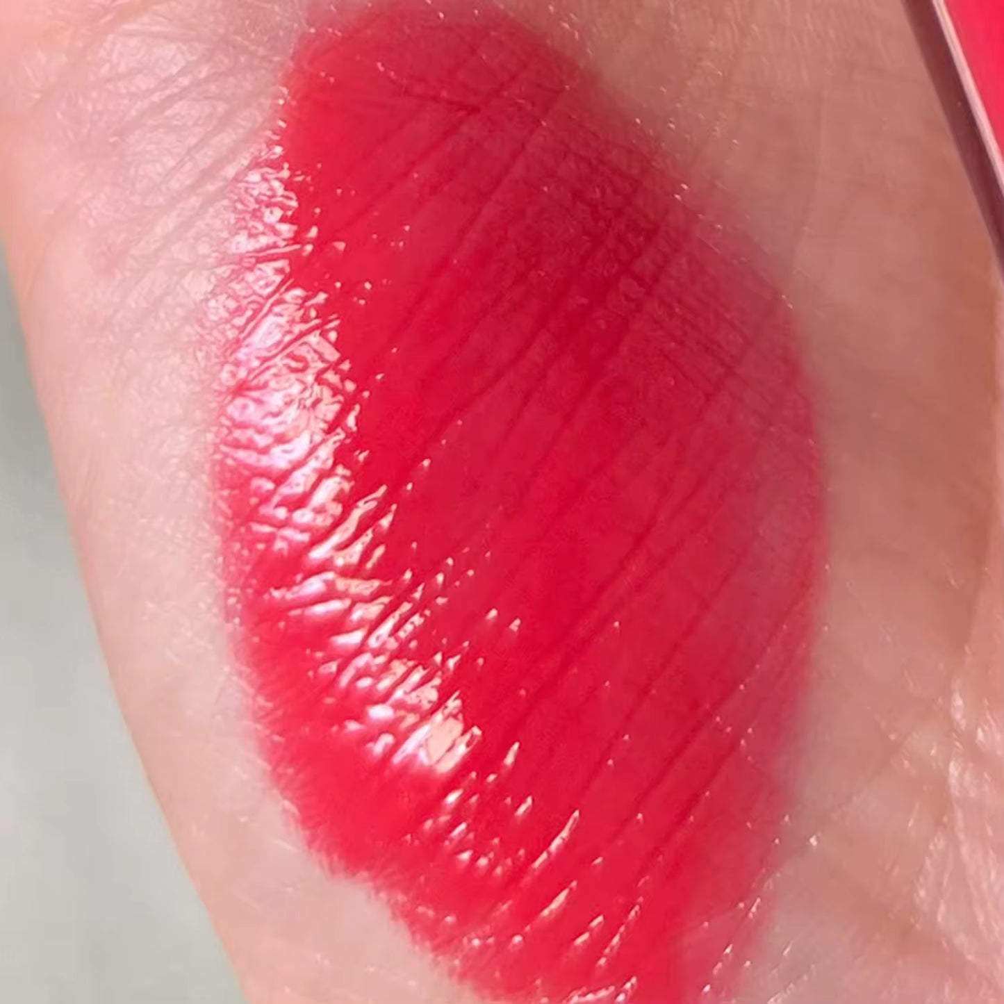 YOLELUX Cream Gloss - The Art of Shining with Grace